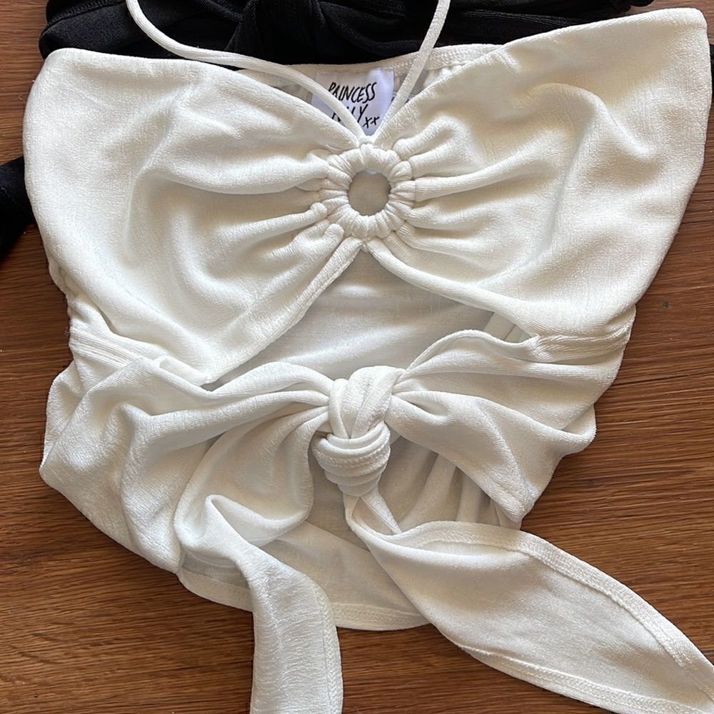 LORIELLA RING DETAIL CROP TOP (2) - Picture 3 of 11